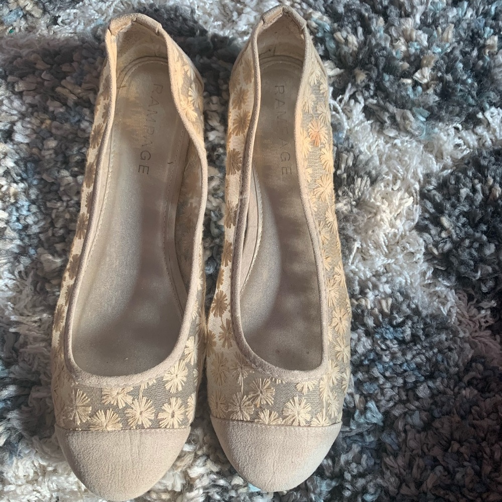 Nude sheer flower flats